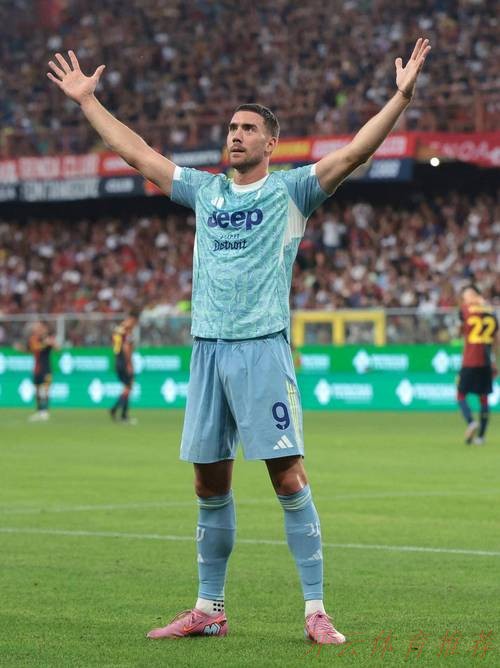 开云体育APP：来了，米兰！曝7000万中锋“空降”圣西罗！囧帅钦点签下天才中卫