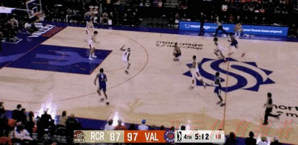 开云体育世界杯动态：率队22分大逆转！杨瀚森首发出战30分钟，狂轰8分13篮板4助攻！